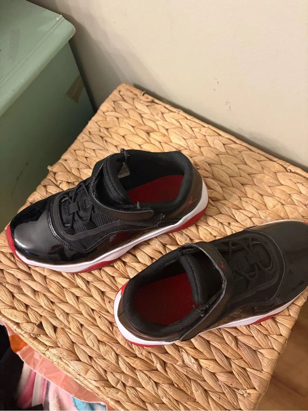 Jordan Black and Gold Jordan size 3